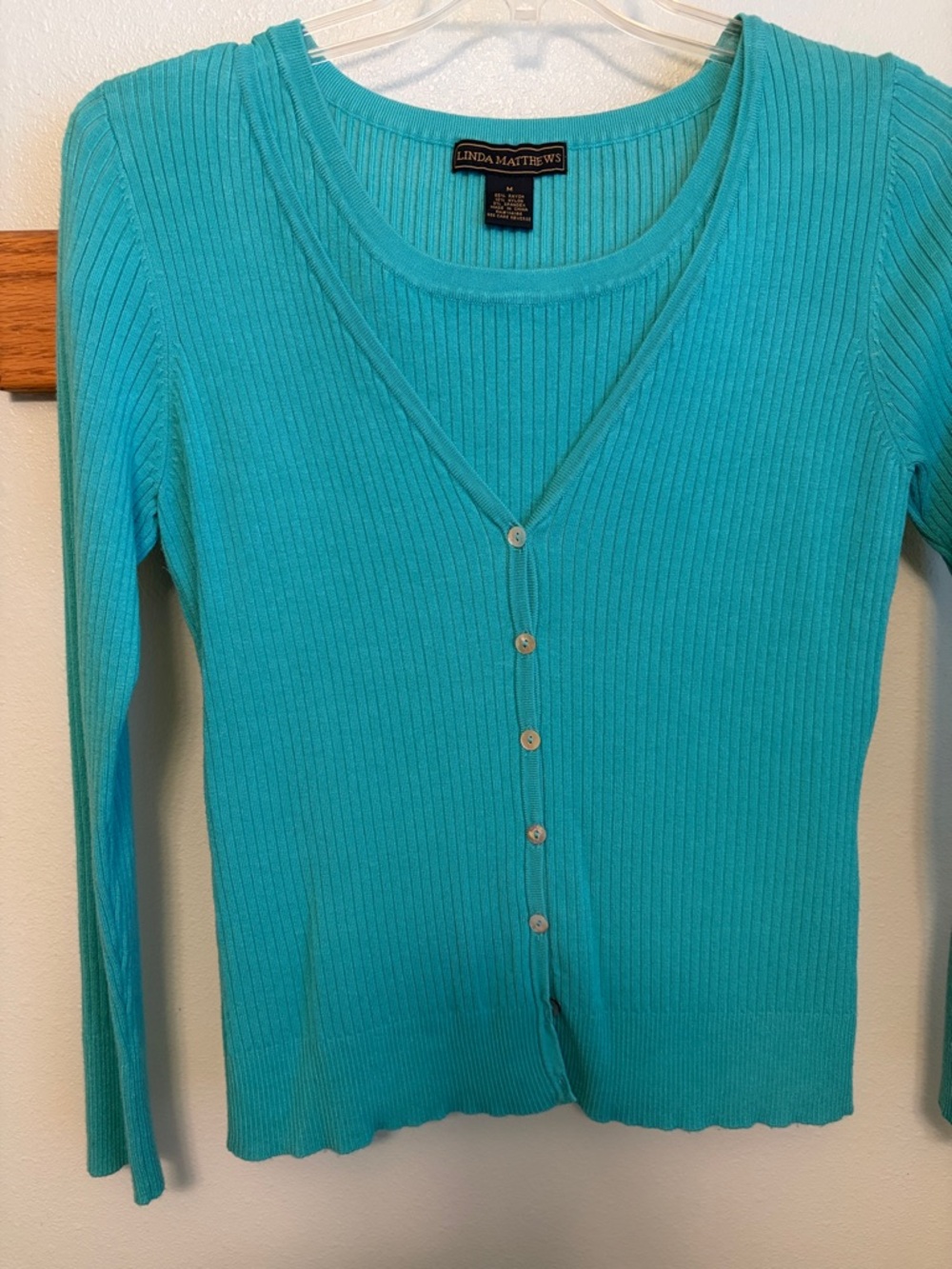 Linda Matthews 2 pcs Teal Ribbed Button-Front Top w/matching sweater tank top